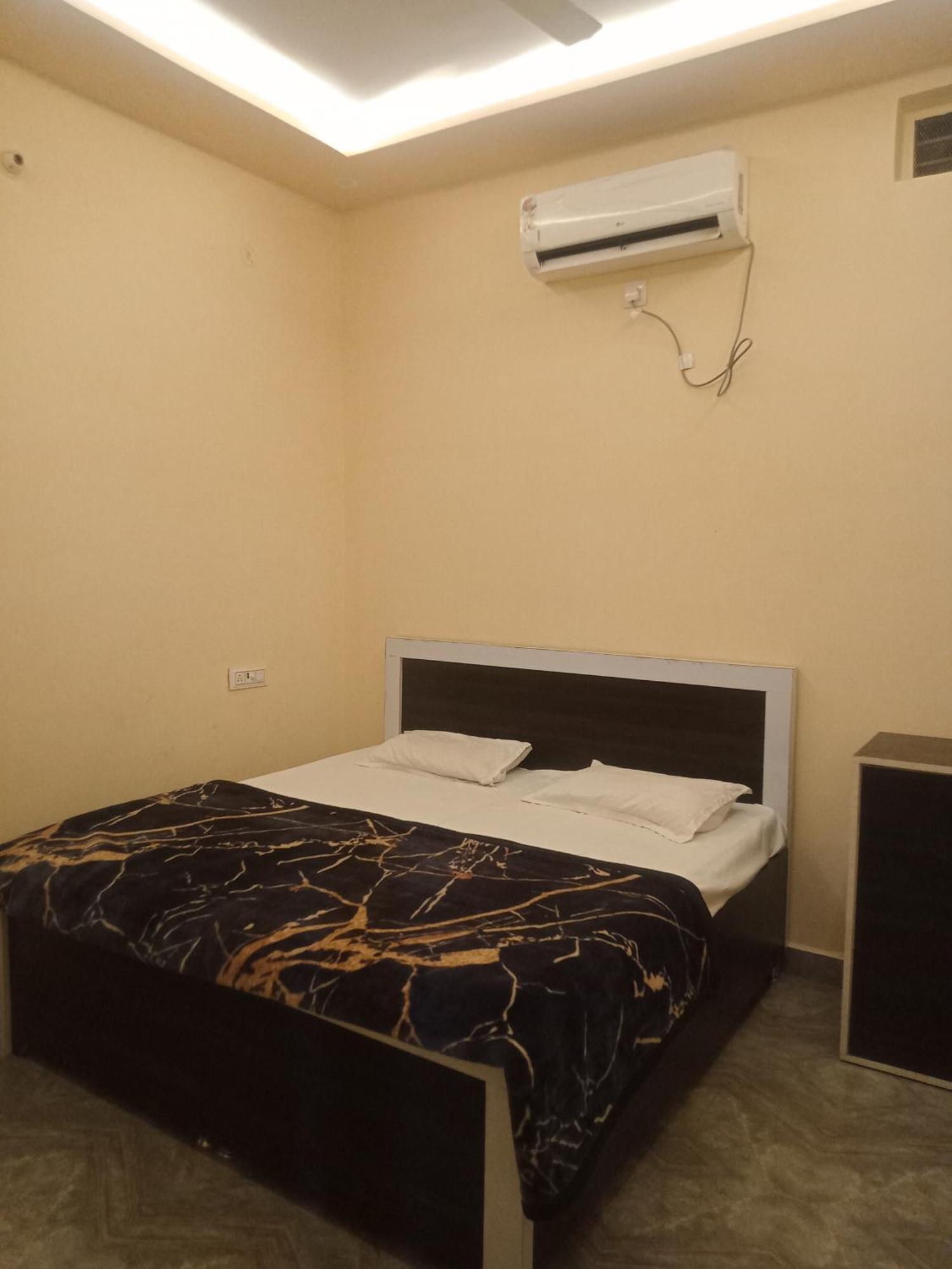 Shri Krishna Valley Guest house Vrindavan
